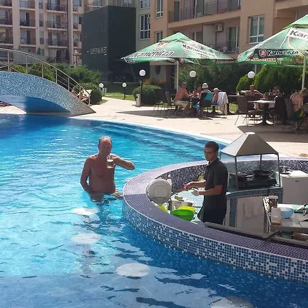 شقة Pollo Mikosta