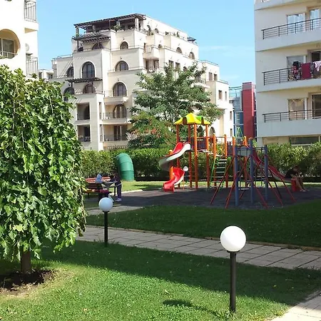 Pollo Mikosta ساني بيتش