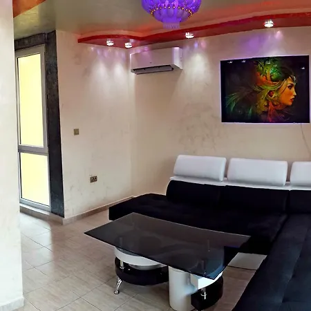 Pollo Mikosta ساني بيتش