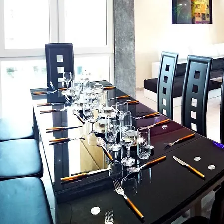 Pollo Mikosta شقة